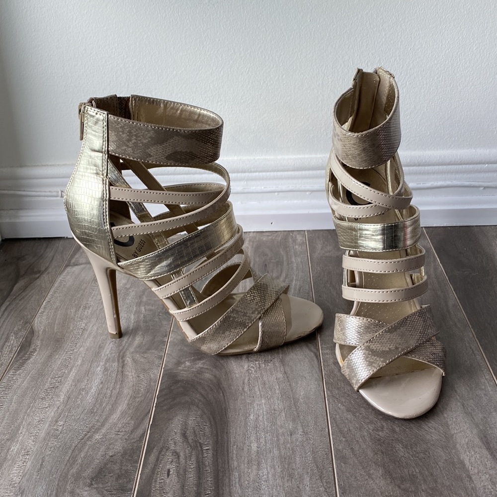 Women’s G by Guess zippered heels - Picture 6 of 12